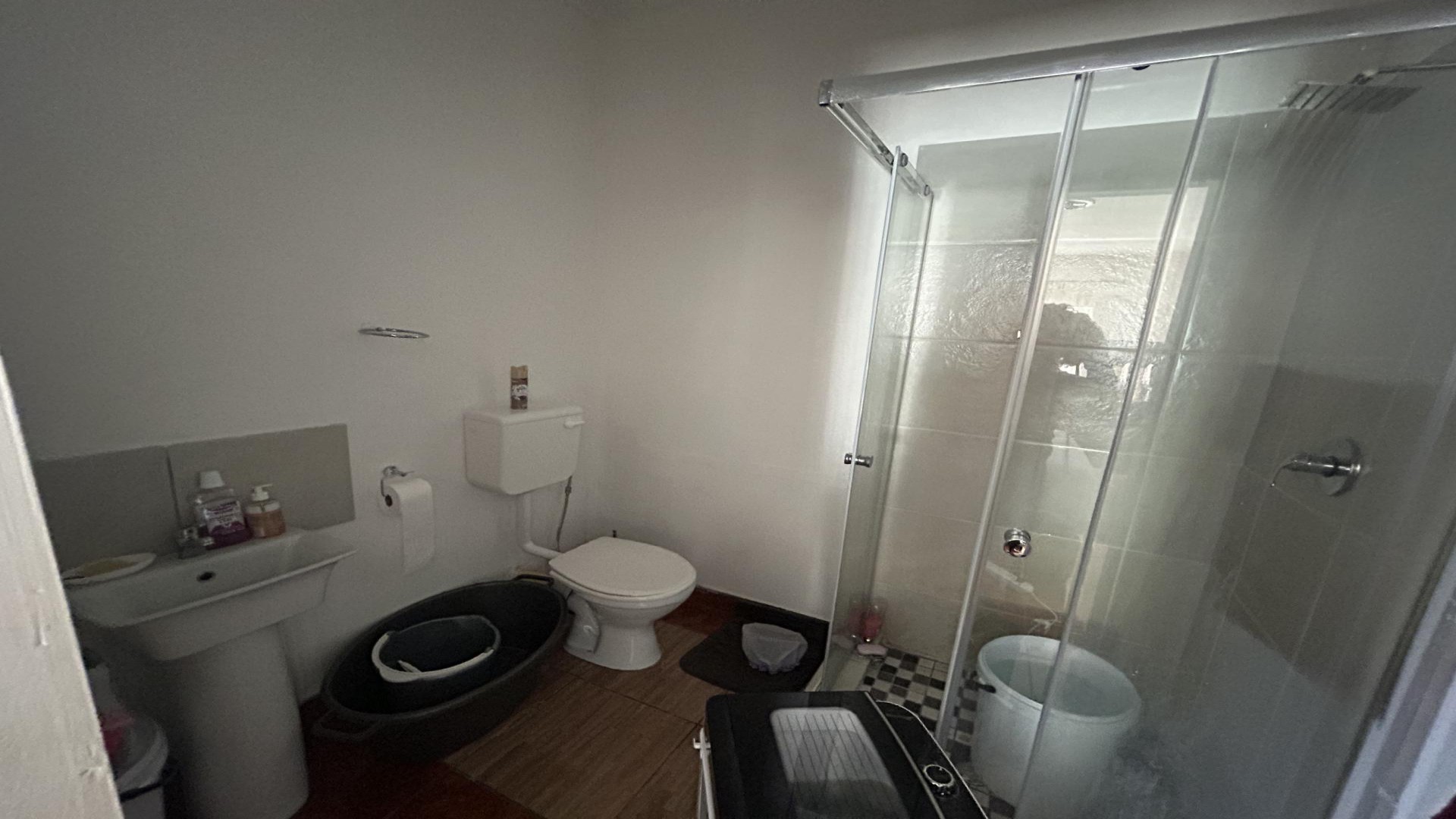 Bathroom 2 of property in Roodepoort
