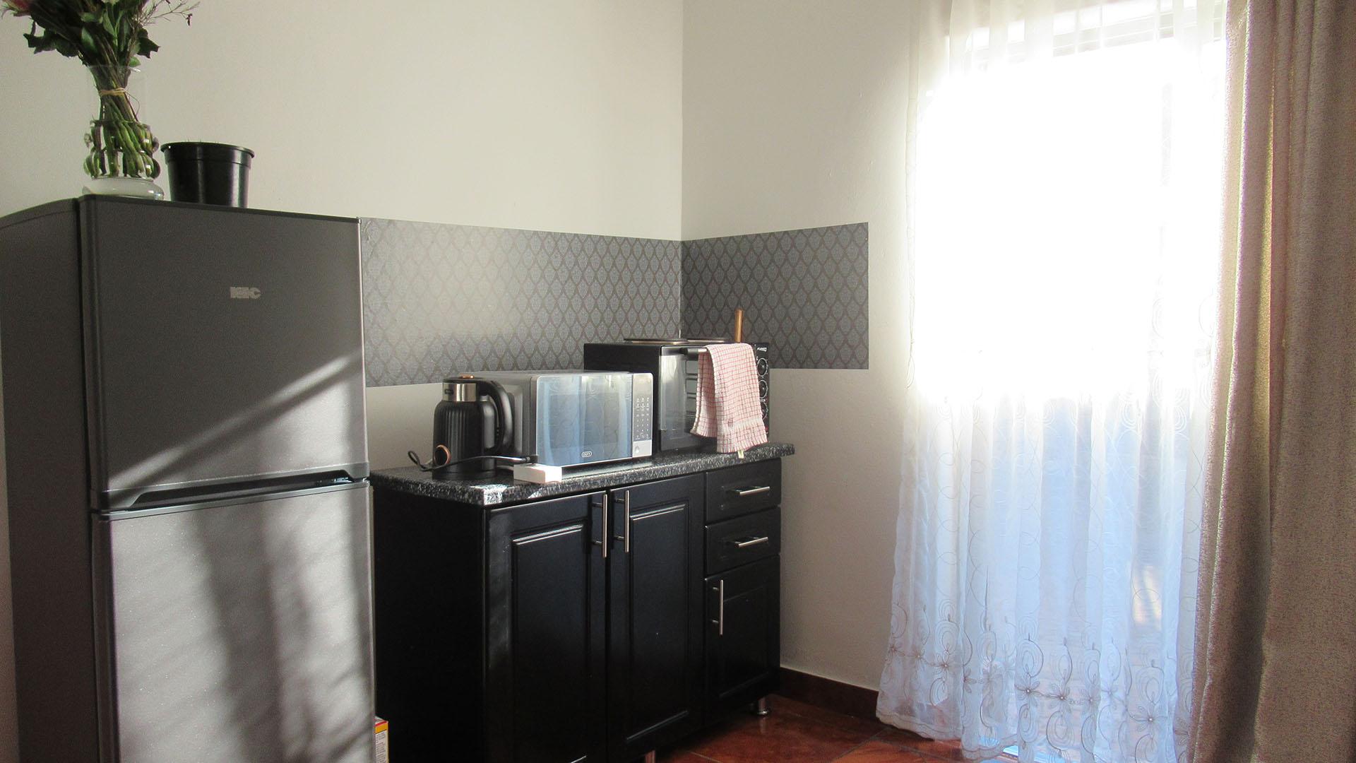 Flatlet - 99 square meters of property in Roodepoort