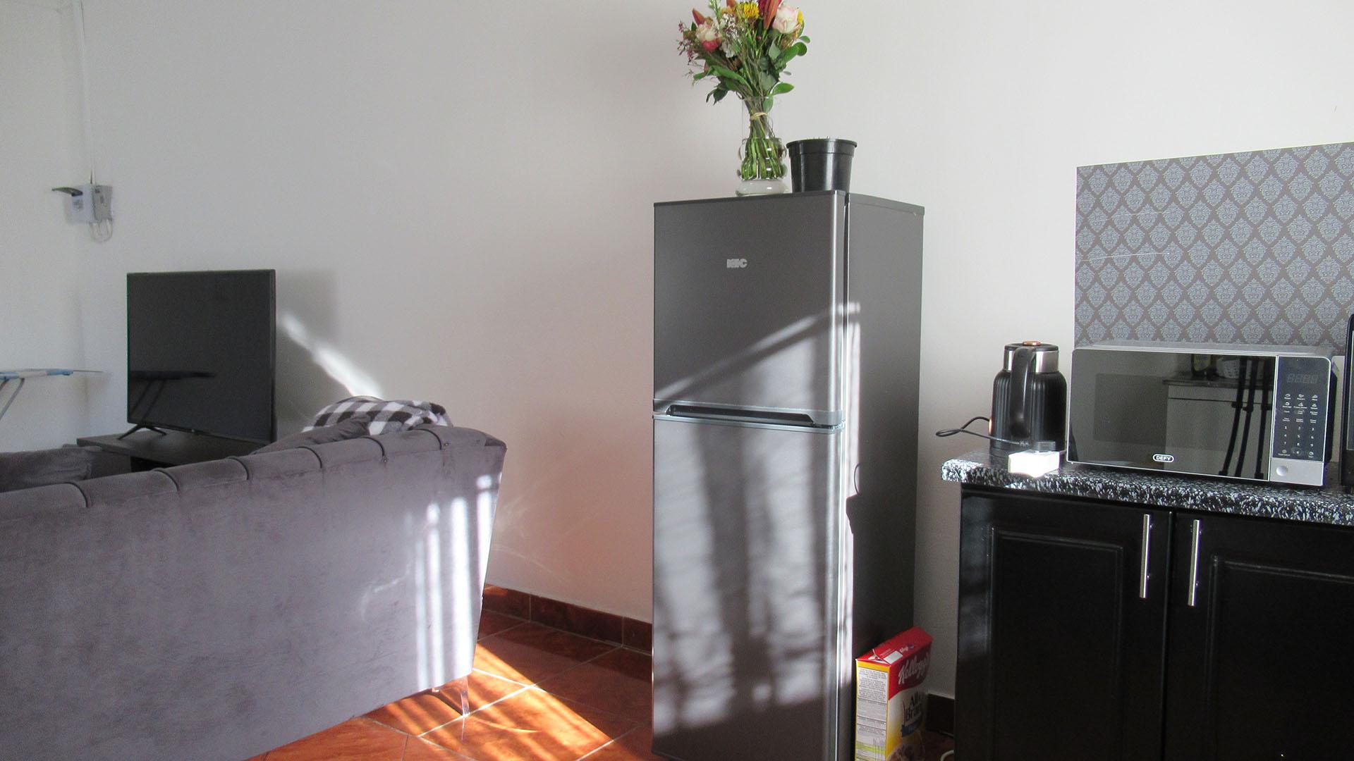 Flatlet - 99 square meters of property in Roodepoort