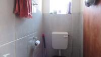 Bathroom 3+ - 4 square meters of property in Roodepoort