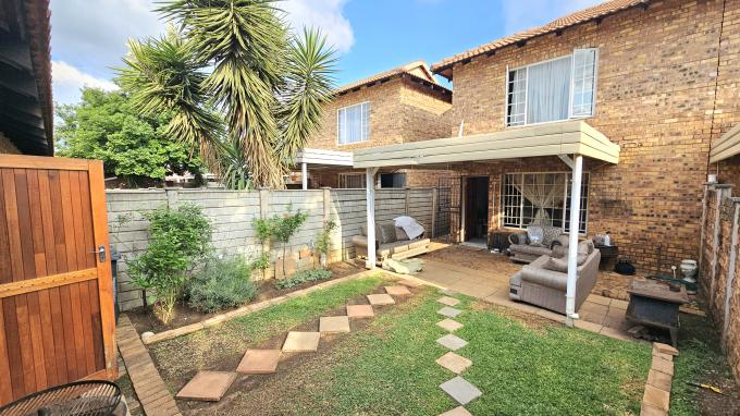 2 Bedroom Duplex for Sale For Sale in Annlin - MR716908
