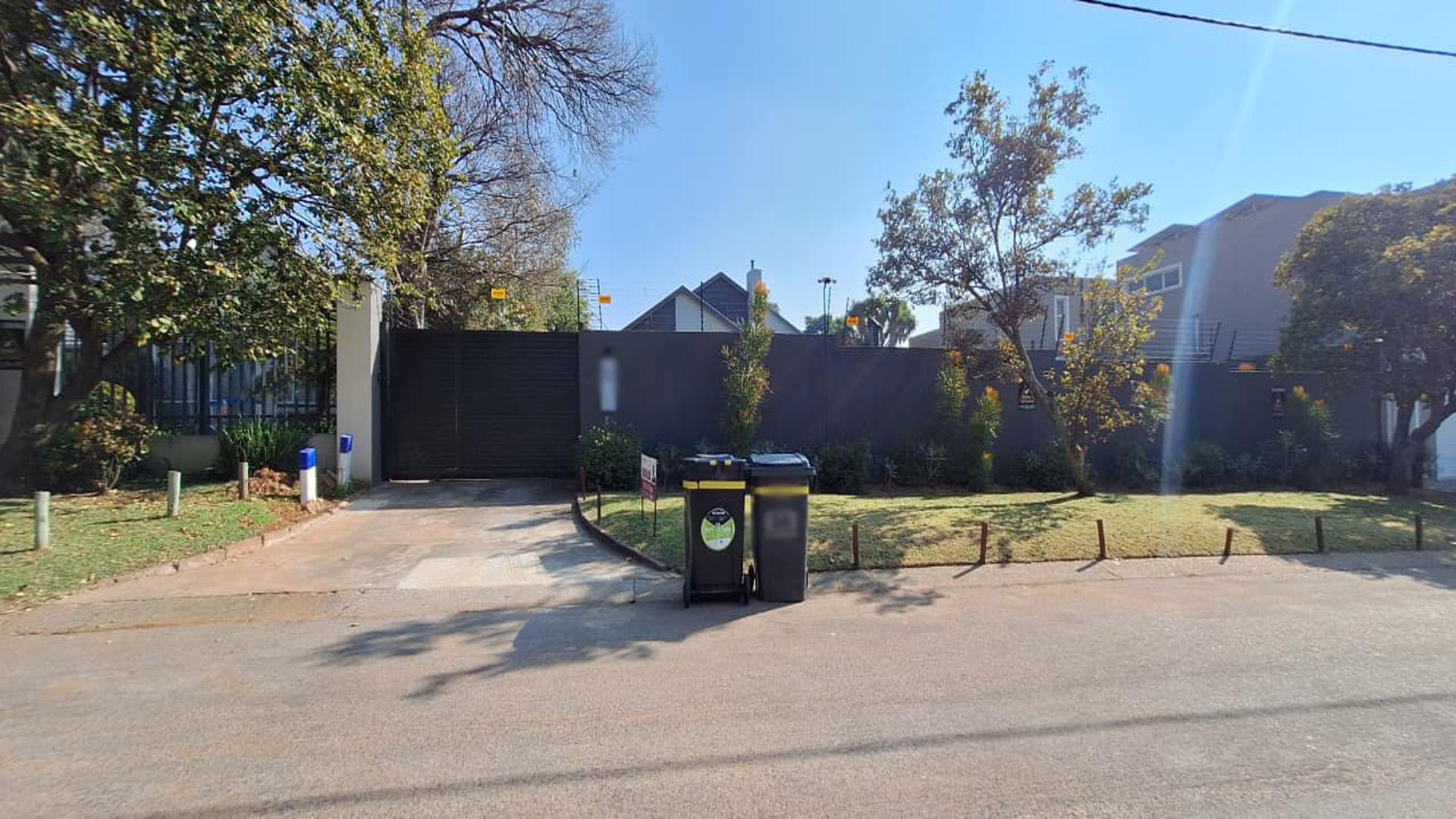 Front View of property in Blairgowrie