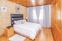  of property in Magalieskruin