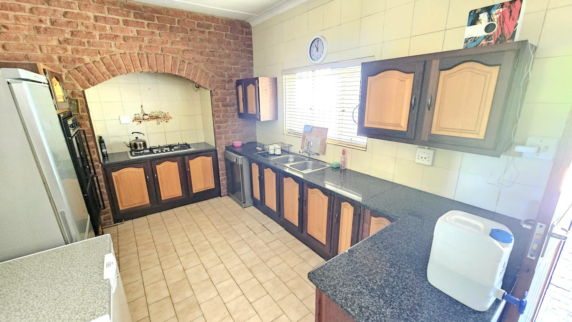  of property in Queenswood