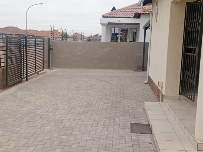 3 Bedroom House to Rent in Southern Gateway - Property to rent - MR716983