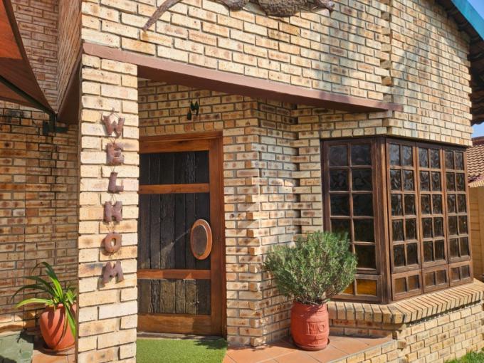 5 Bedroom House for Sale For Sale in Rustenburg - MR716990