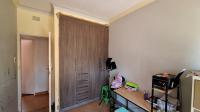 Bed Room 1 - 13 square meters of property in Kew