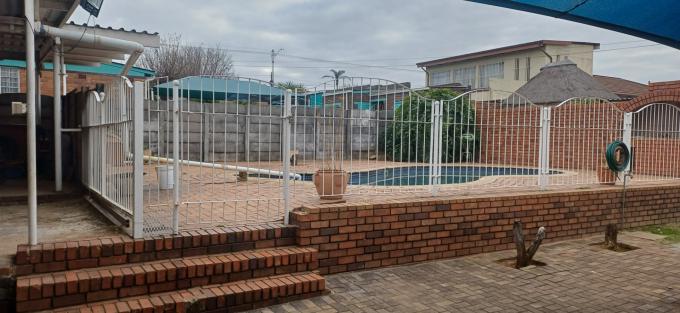 3 Bedroom House for Sale For Sale in Primrose - MR717017