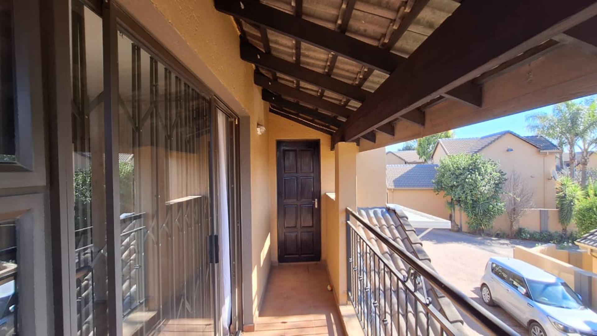 Balcony of property in Amorosa