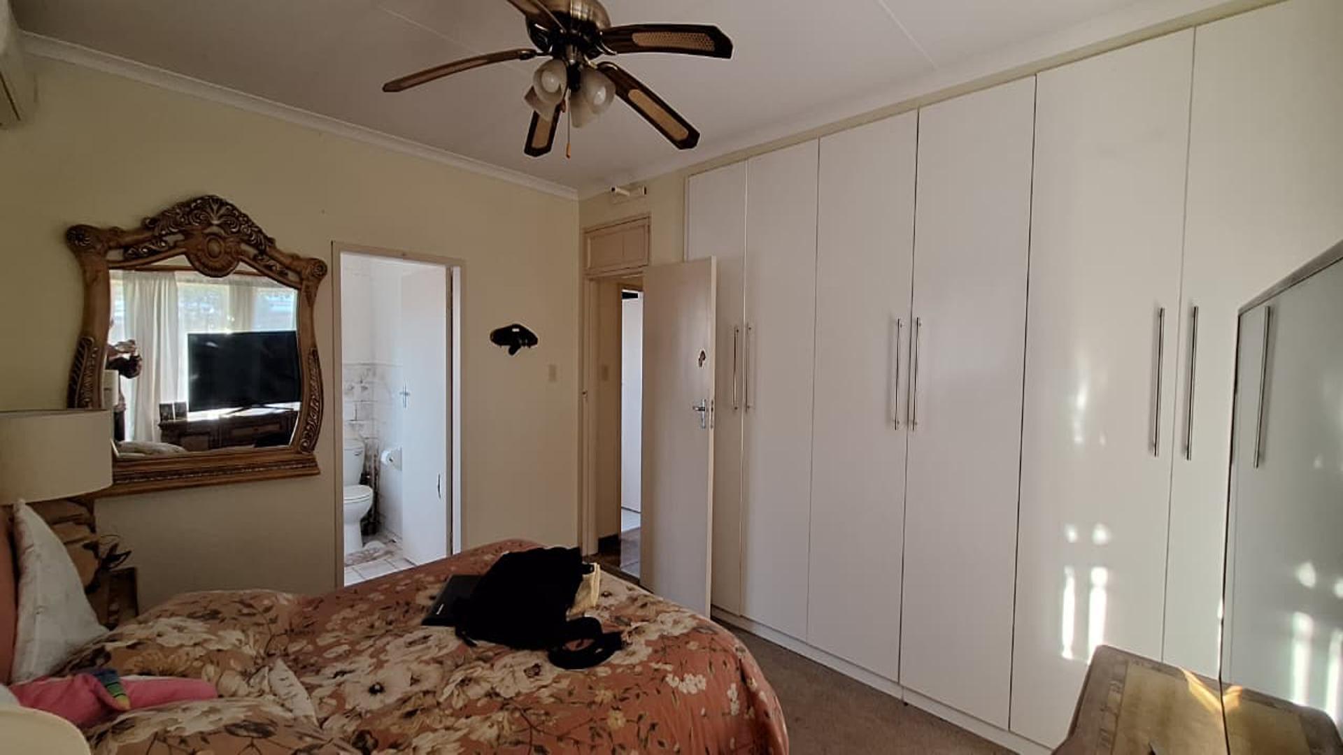Main Bedroom - 20 square meters of property in Sasolburg