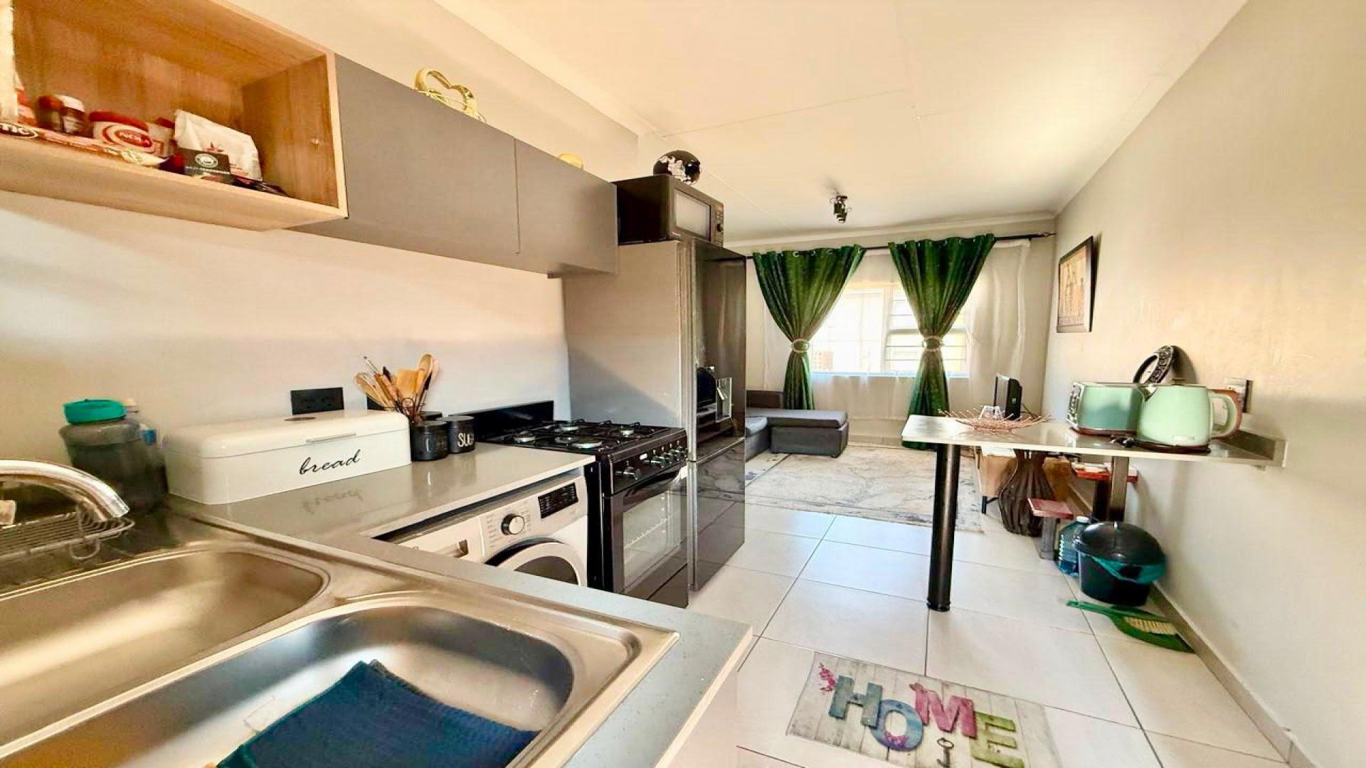 Kitchen of property in South Hills