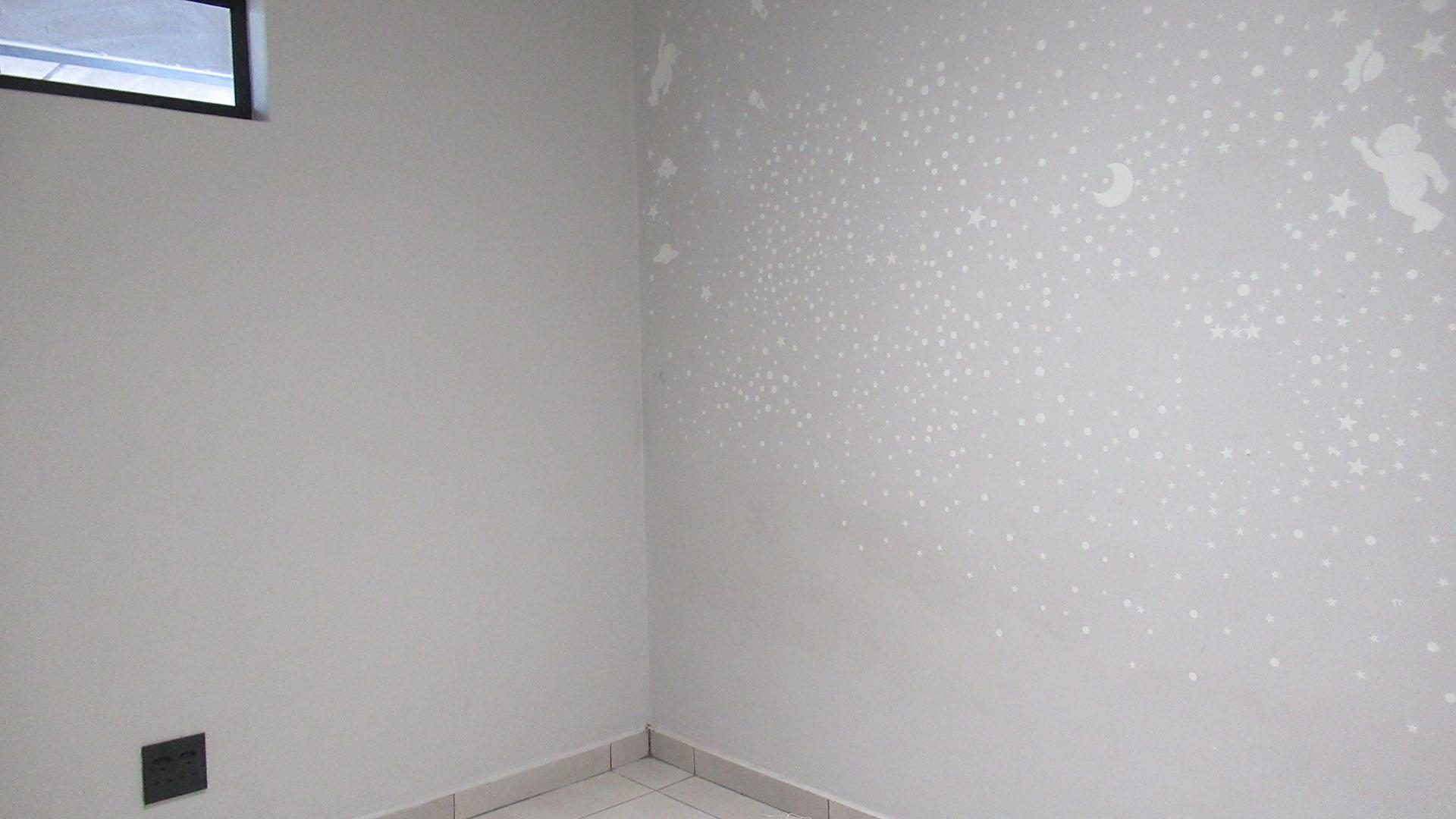 Bed Room 1 - 7 square meters of property in South Hills