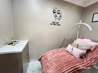  of property in Die Hoewes