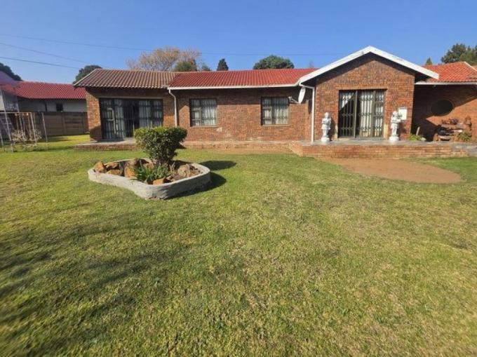 4 Bedroom House for Sale For Sale in Albertsdal - MR717126