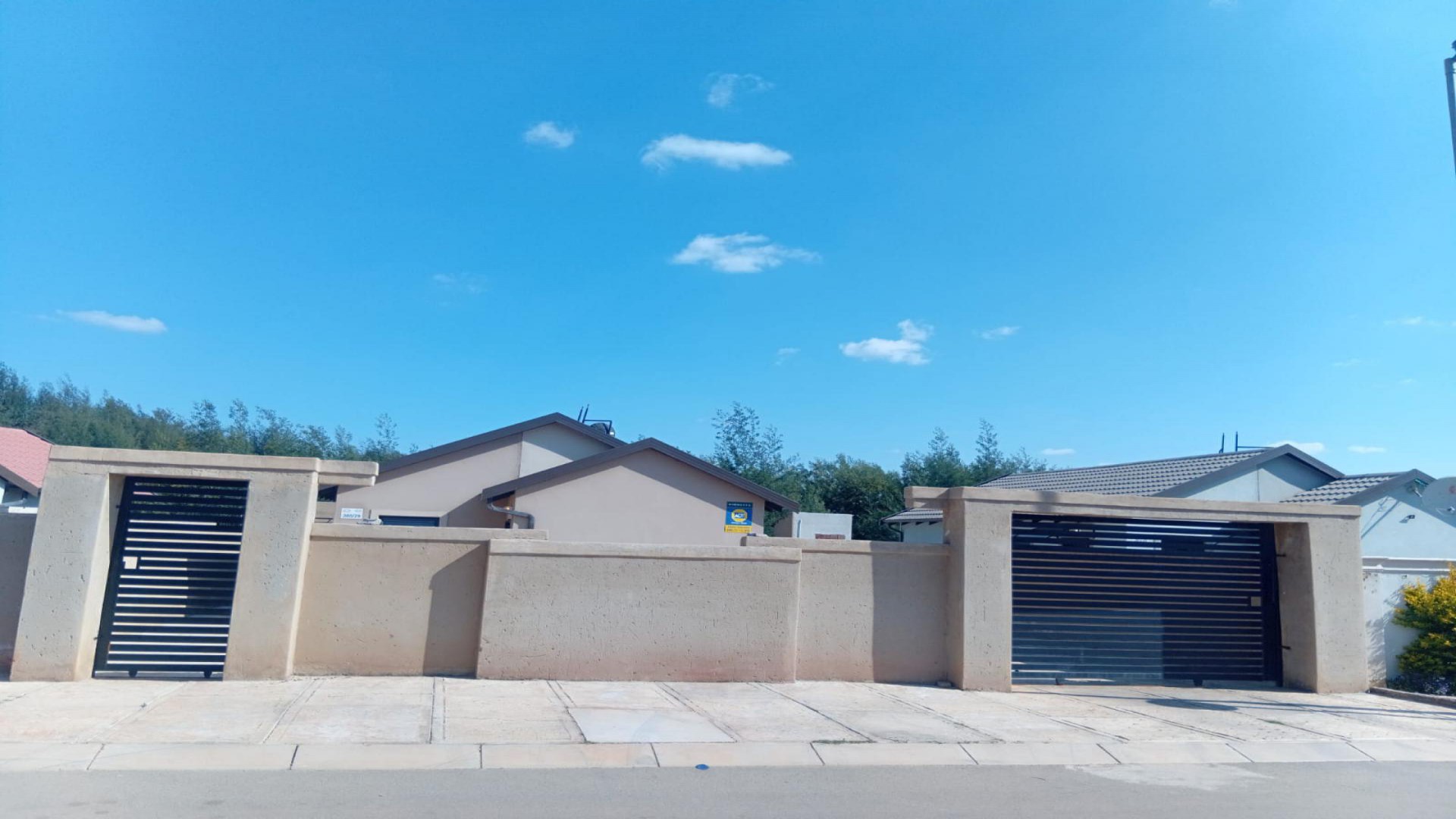 Front View of property in Wilfordon