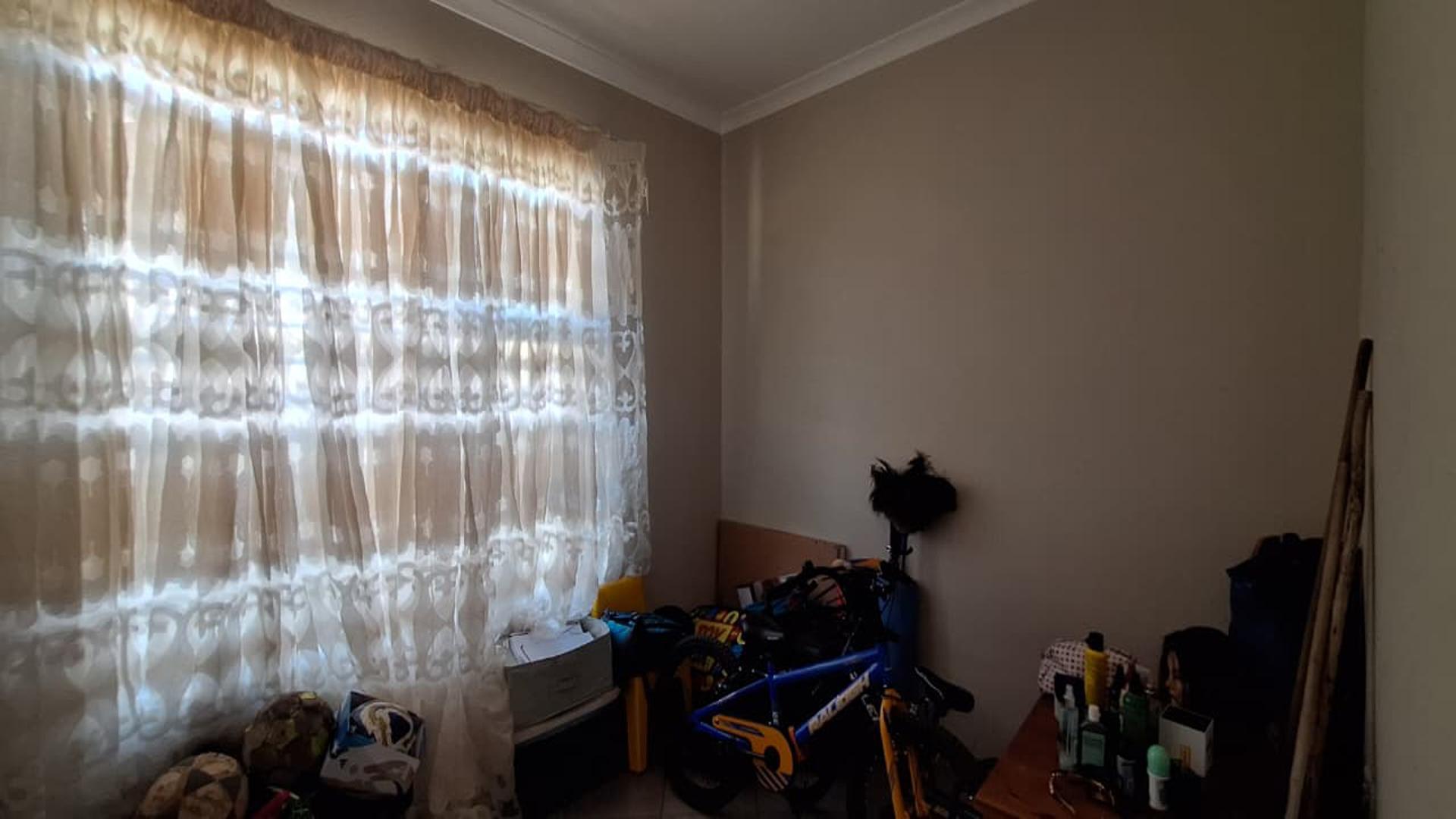 Bed Room 3 - 9 square meters of property in Wilfordon