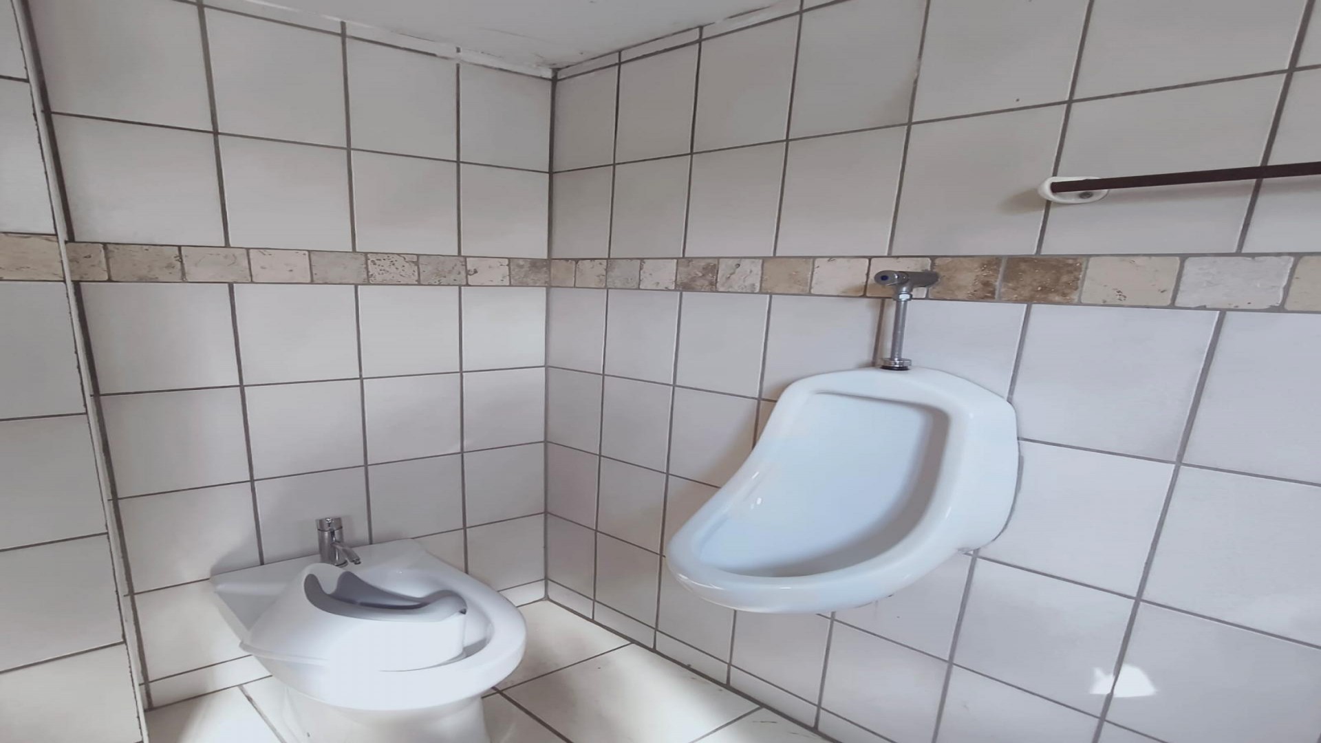 Bathroom 2 of property in Sea View 