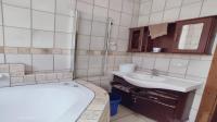 Bathroom 1 of property in Sea View 