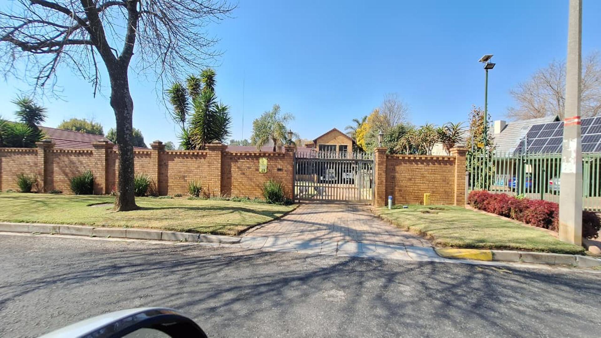 Front View of property in Rynfield