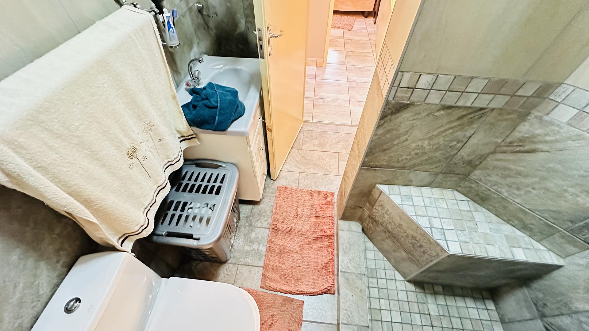 Bathroom 1 of property in Rynfield