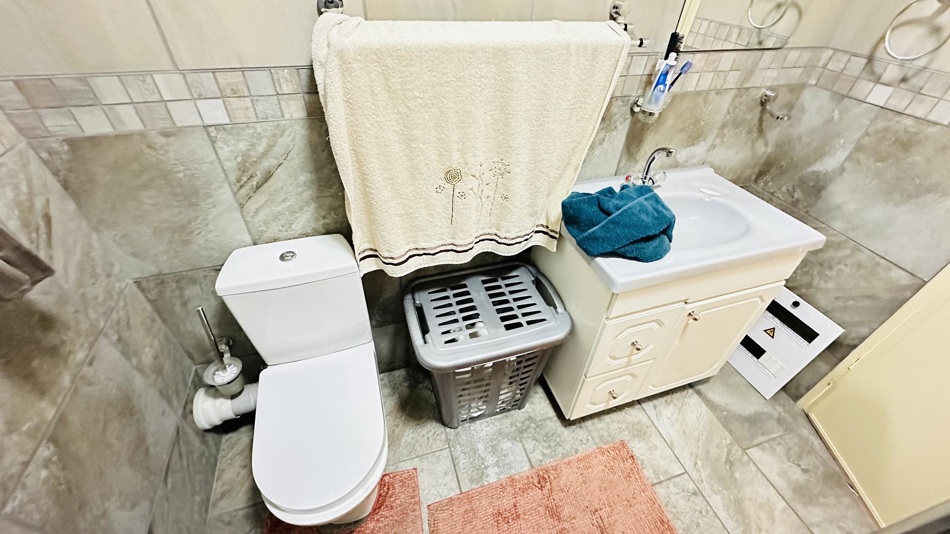 Bathroom 1 of property in Rynfield