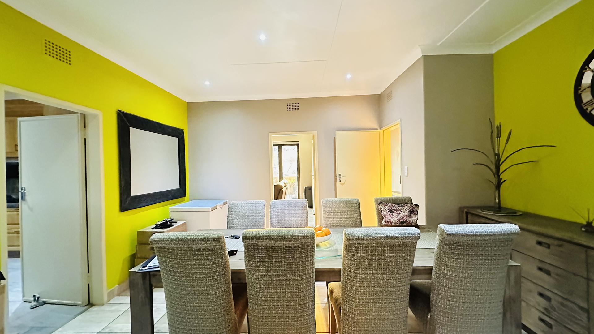 Dining Room of property in Rynfield