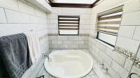 Bathroom 2 of property in Rynfield