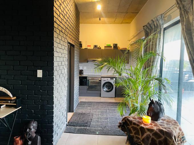 1 Bedroom Apartment for Sale For Sale in Sandton - MR717152