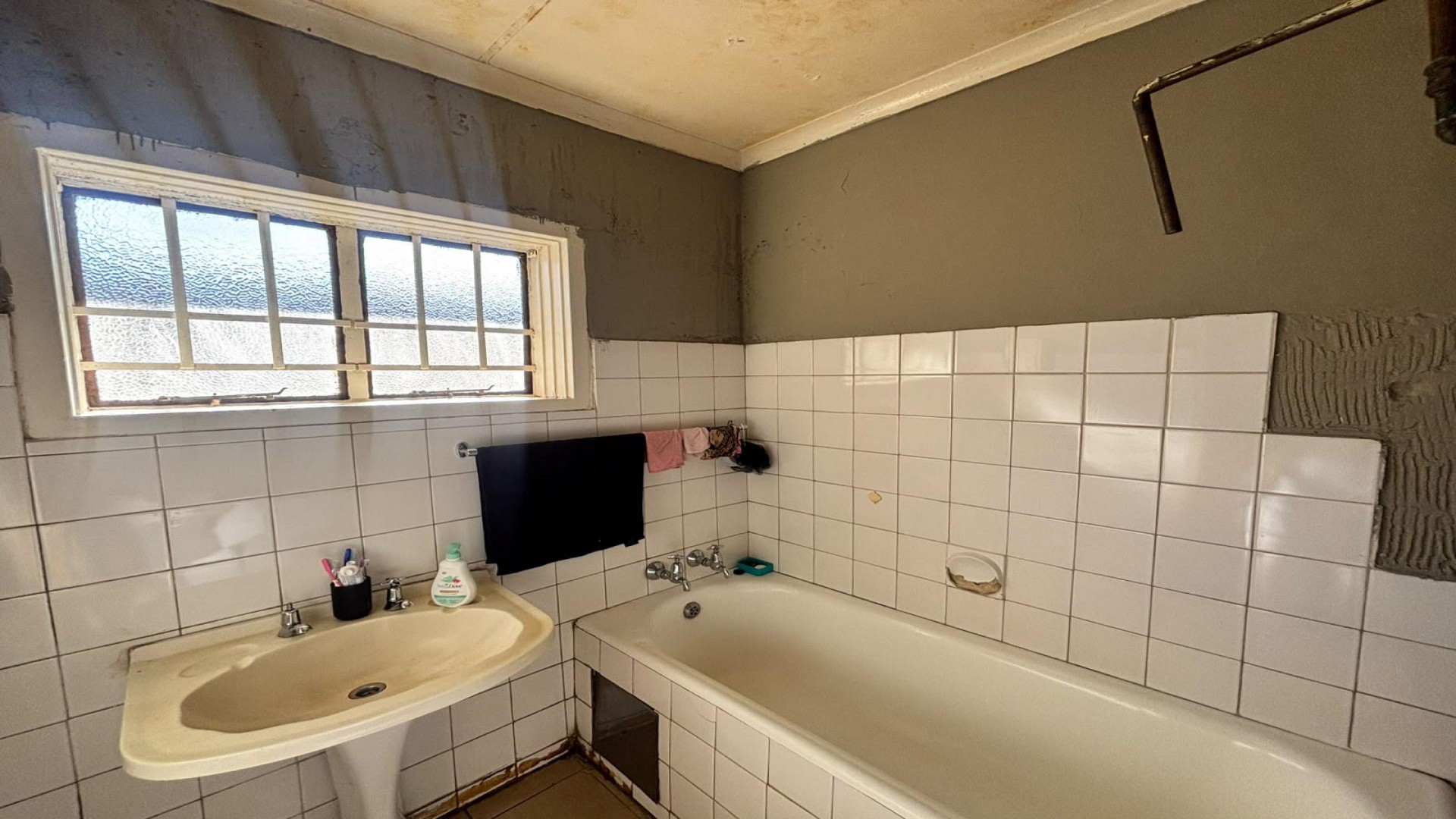 Bathroom 1 of property in Vanderbijlpark
