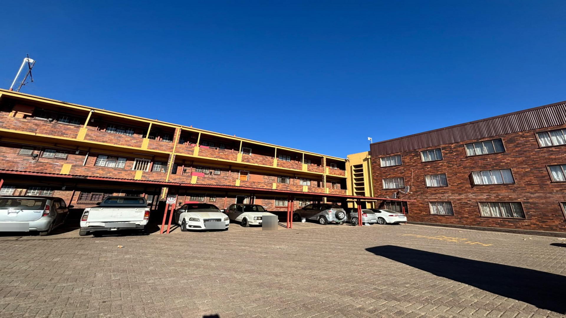 Carport  of property in Vanderbijlpark