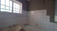 Bathroom 2 - 4 square meters of property in Vanderbijlpark