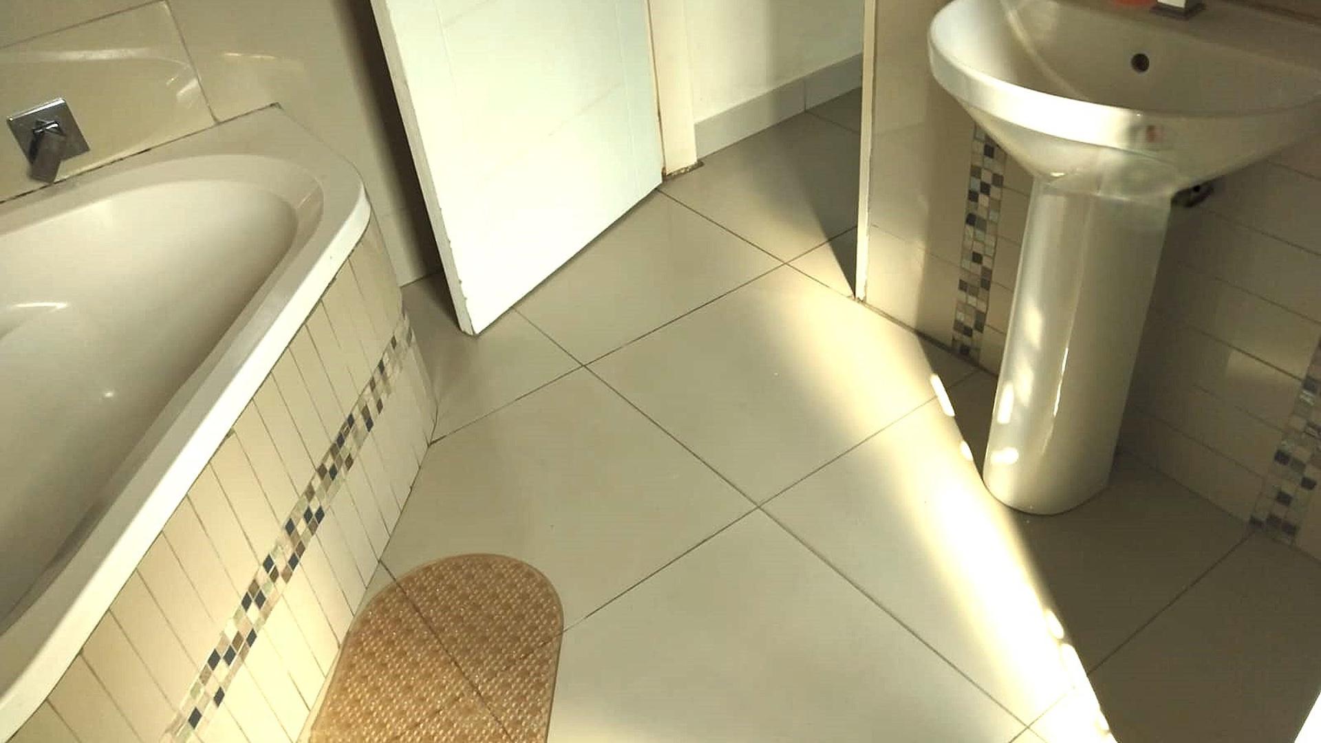 Bathroom 1 of property in Cashan