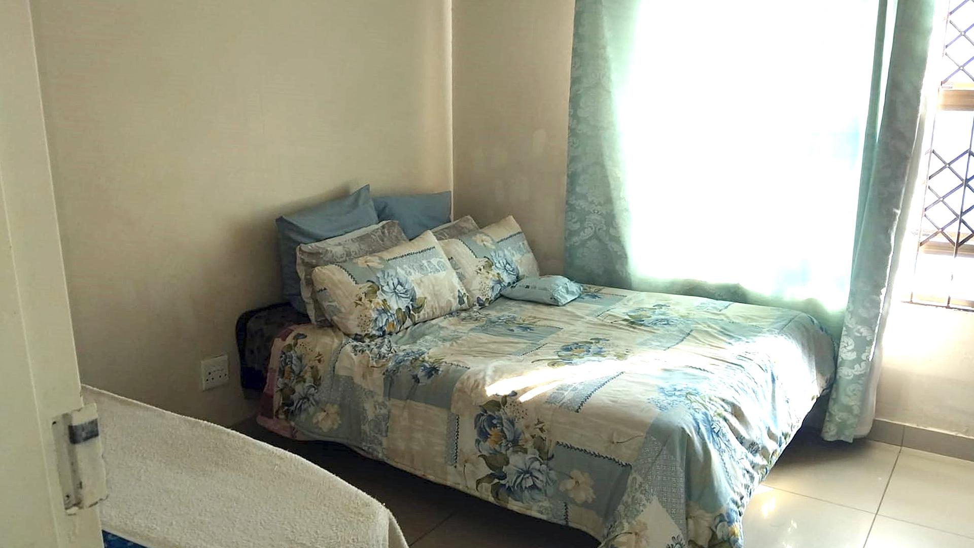 Bed Room 1 of property in Cashan