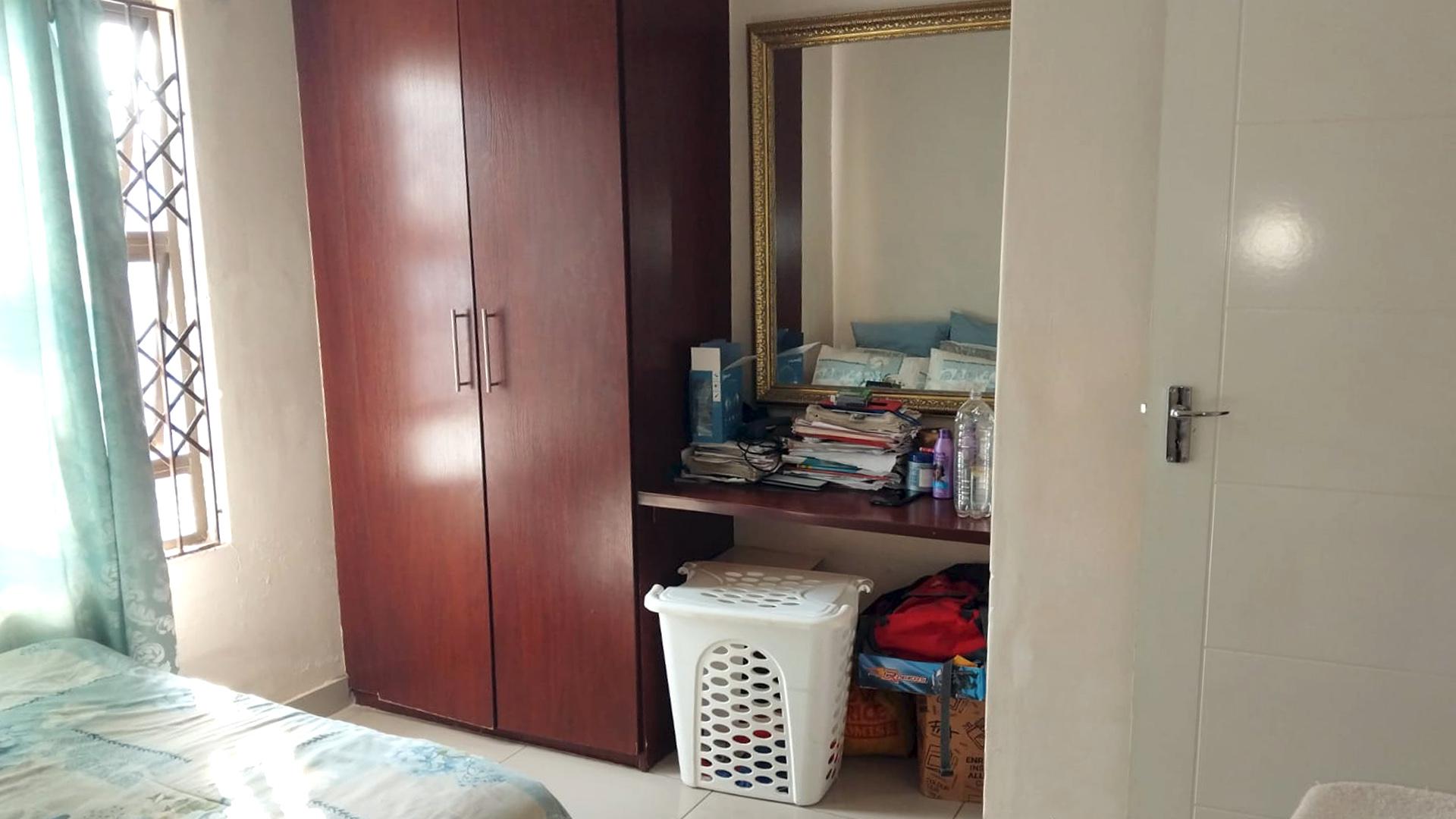 Bed Room 1 of property in Cashan