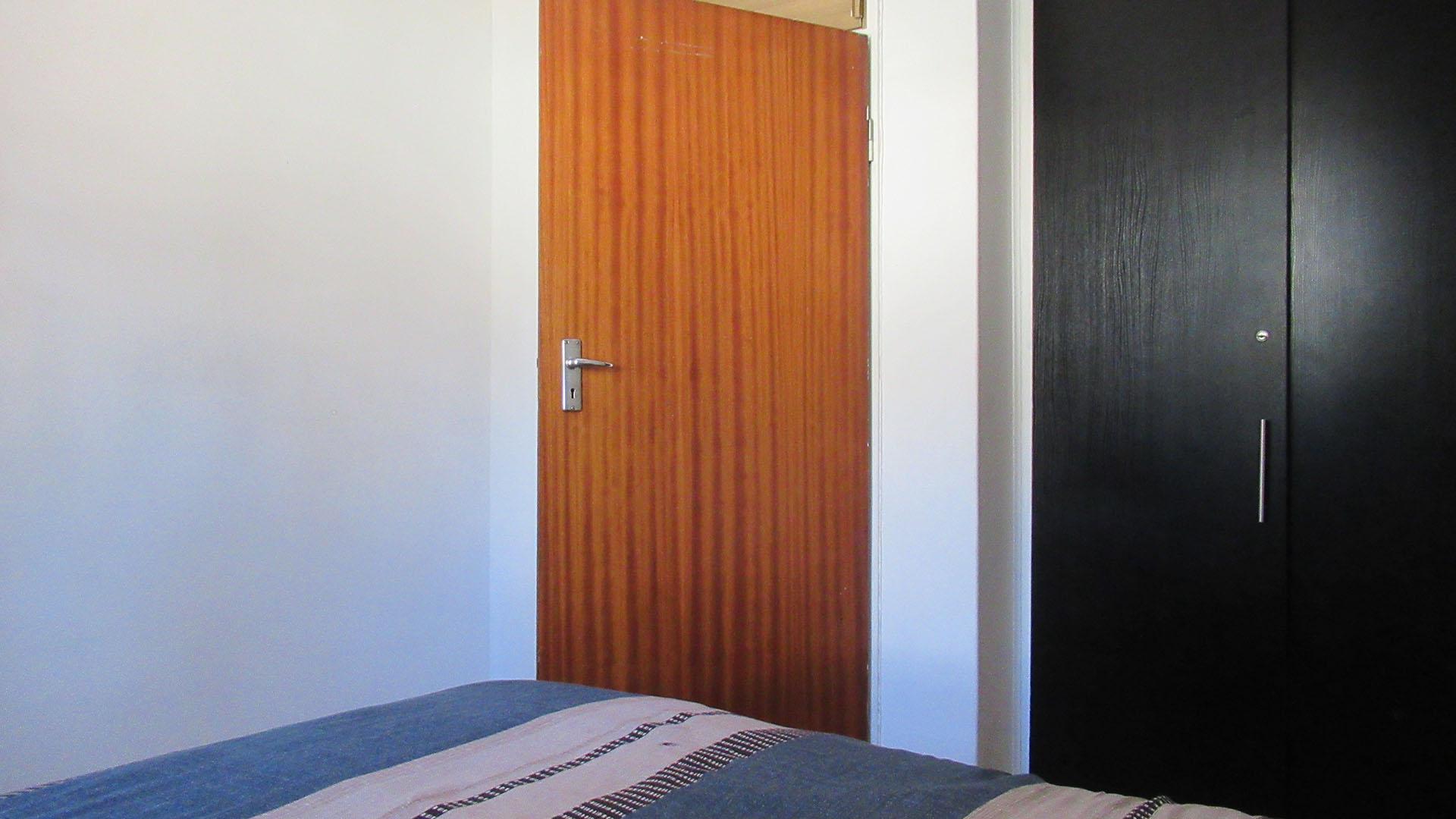 Bed Room 2 - 12 square meters of property in Corlett Gardens