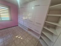  of property in Glenvista