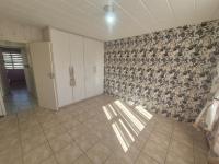  of property in Glenvista