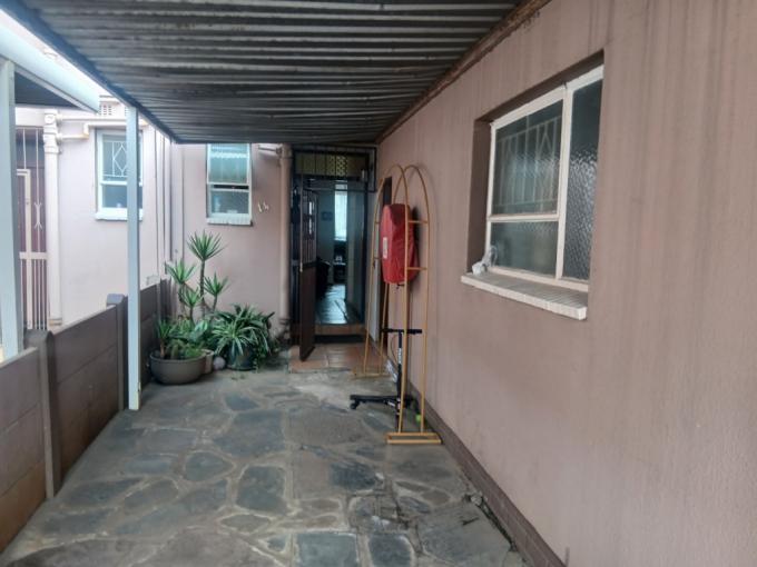 2 Bedroom Simplex for Sale For Sale in Brackenhurst - MR717226
