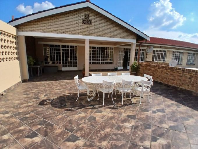 4 Bedroom Simplex for Sale For Sale in Randhart - MR717244