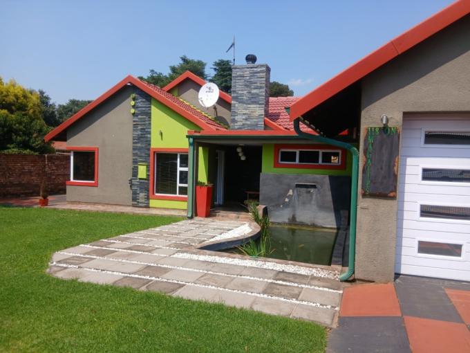 4 Bedroom House for Sale For Sale in Brackendowns - MR717264