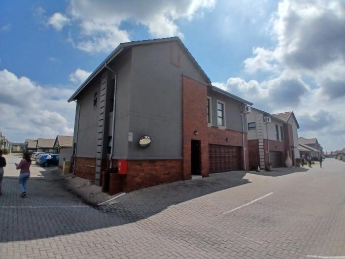 3 Bedroom Simplex for Sale For Sale in Meyersdal - MR717279