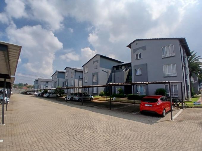 3 Bedroom Apartment for Sale For Sale in Verwoerdpark - MR717289