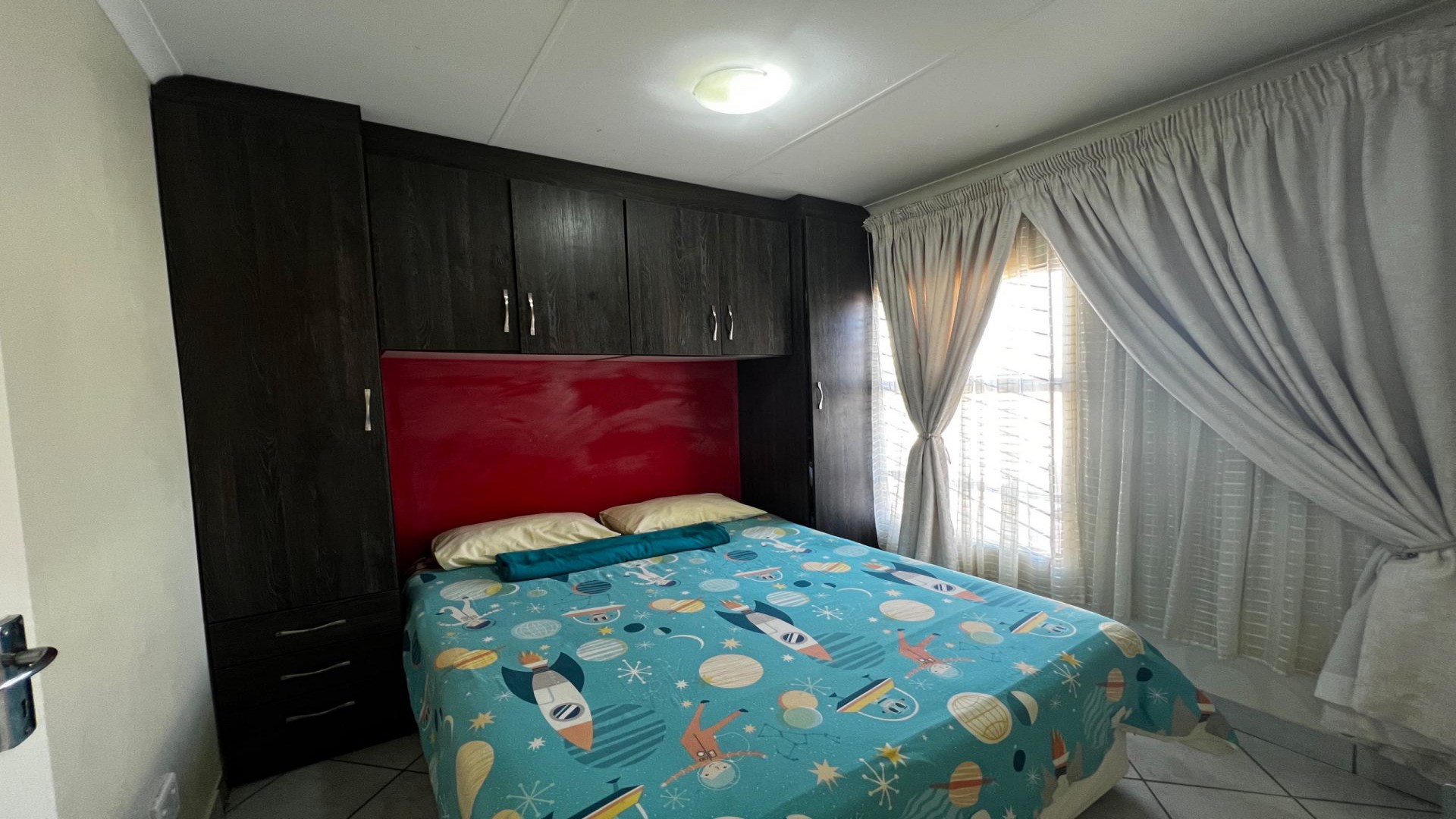 Bed Room 1 of property in Kirkney