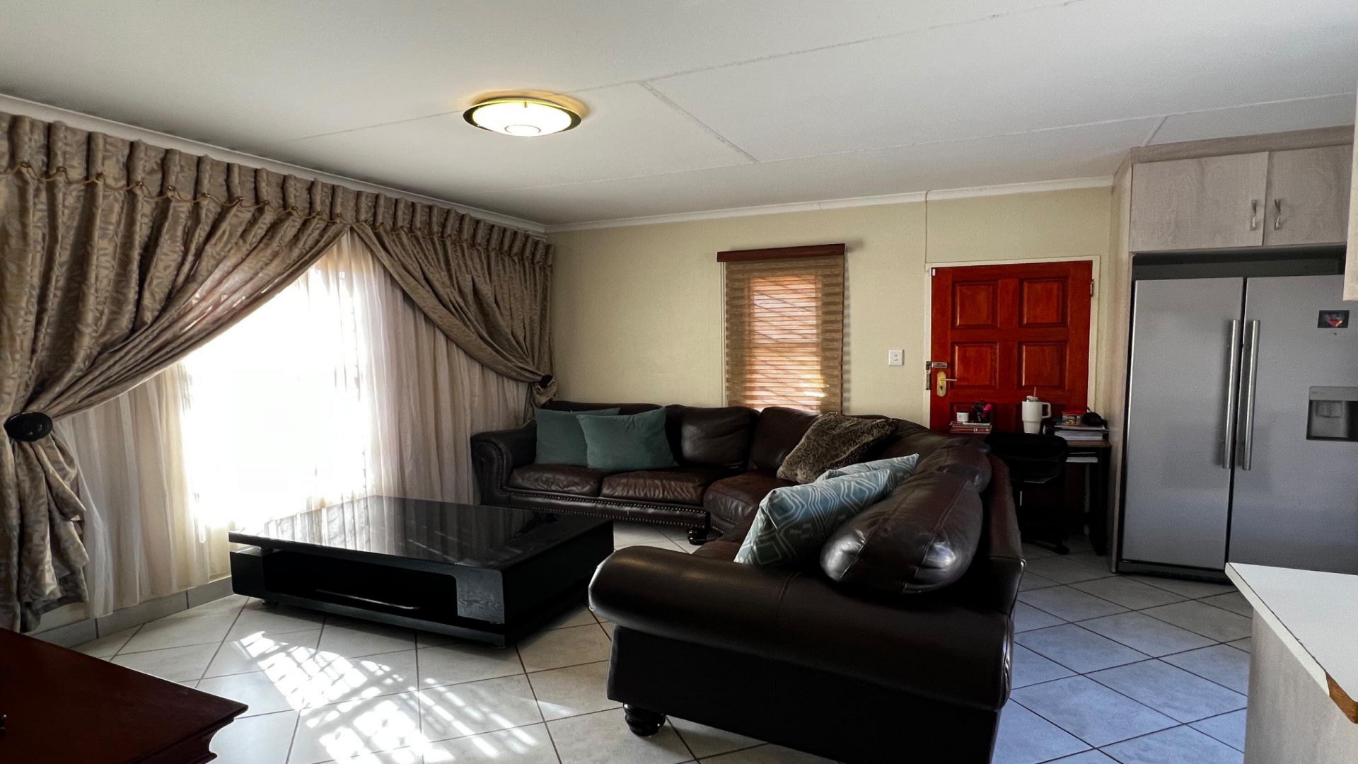 Lounges of property in Kirkney