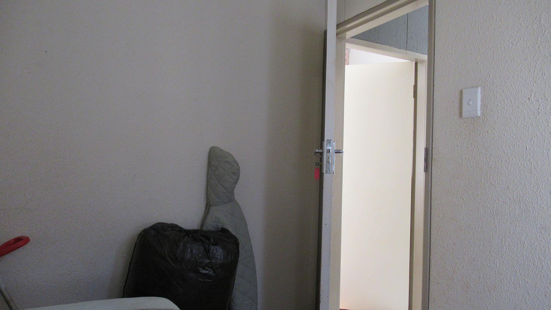 Bed Room 1 - 8 square meters of property in Sky City