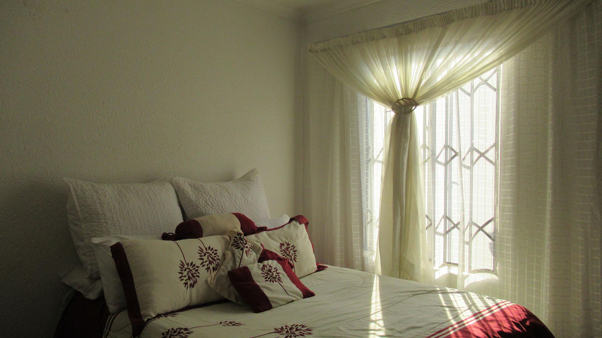 Bed Room 2 - 10 square meters of property in Sky City