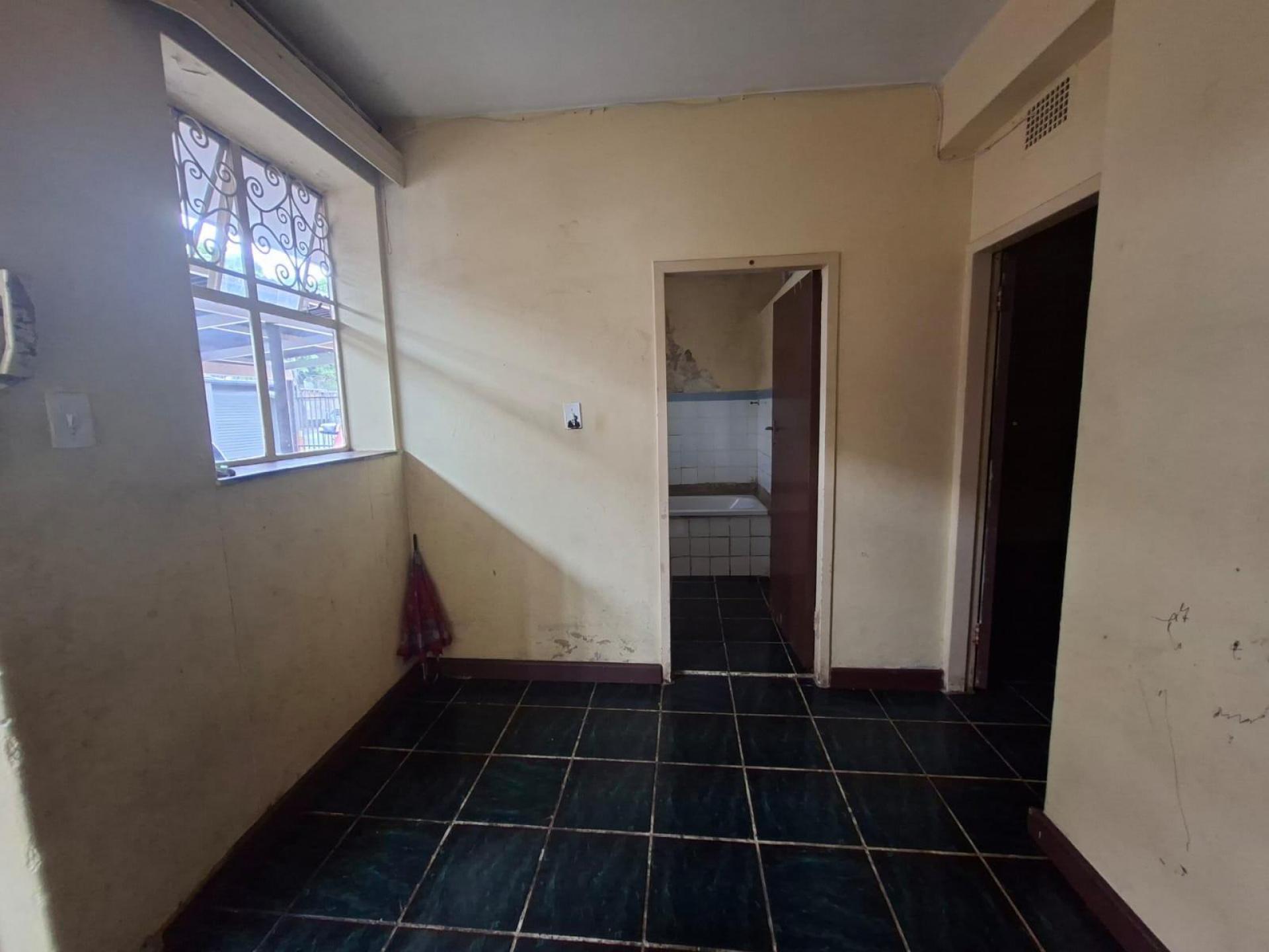  of property in Sunnyside