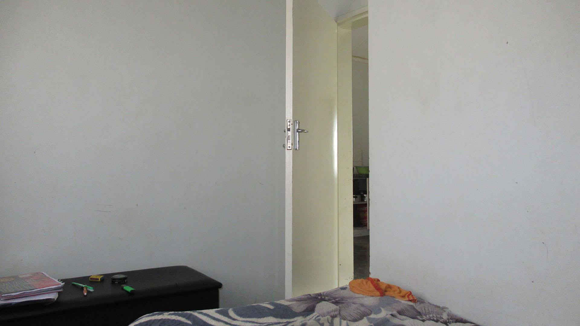 Bed Room 1 - 7 square meters of property in Savanna City