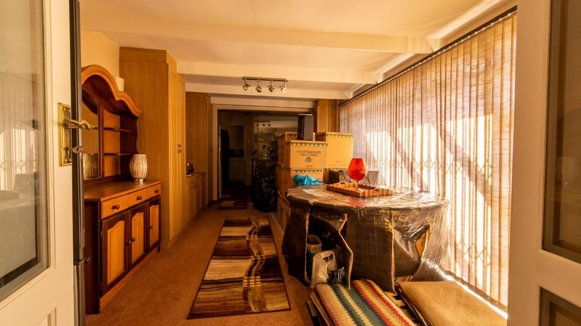 Dining Room - 31 square meters of property in De Duin