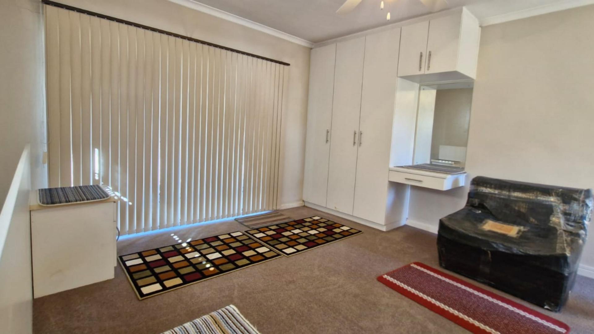 Bed Room 3 - 21 square meters of property in De Duin